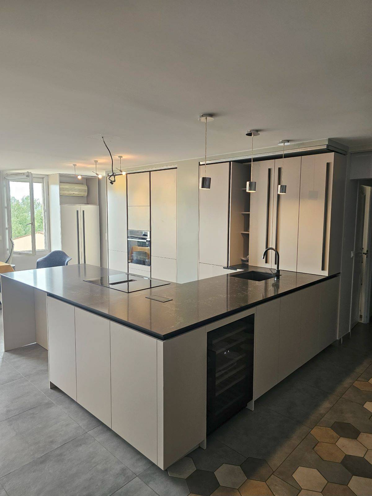 Installation d'une cuisine sur mesure dans les Alpes Maritimes 06