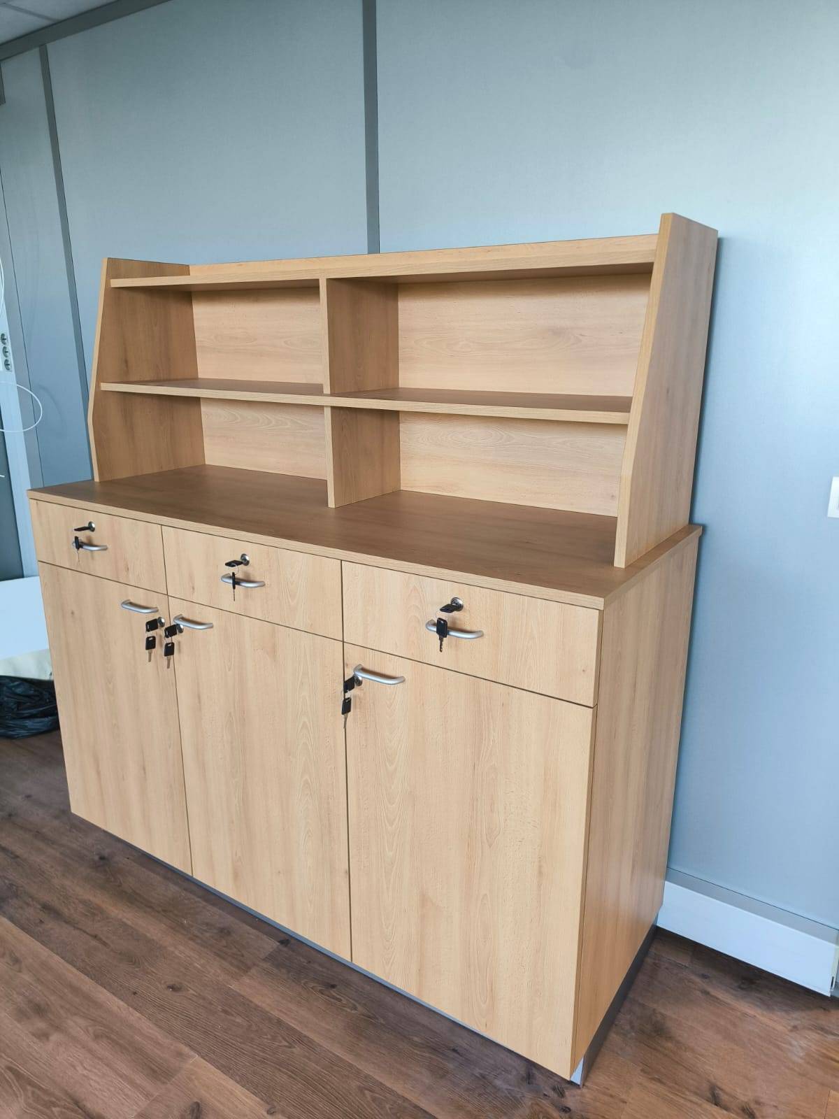 Fabrication sur mesure et pose d'une desserte à Antibes Alpes Maritimes 06