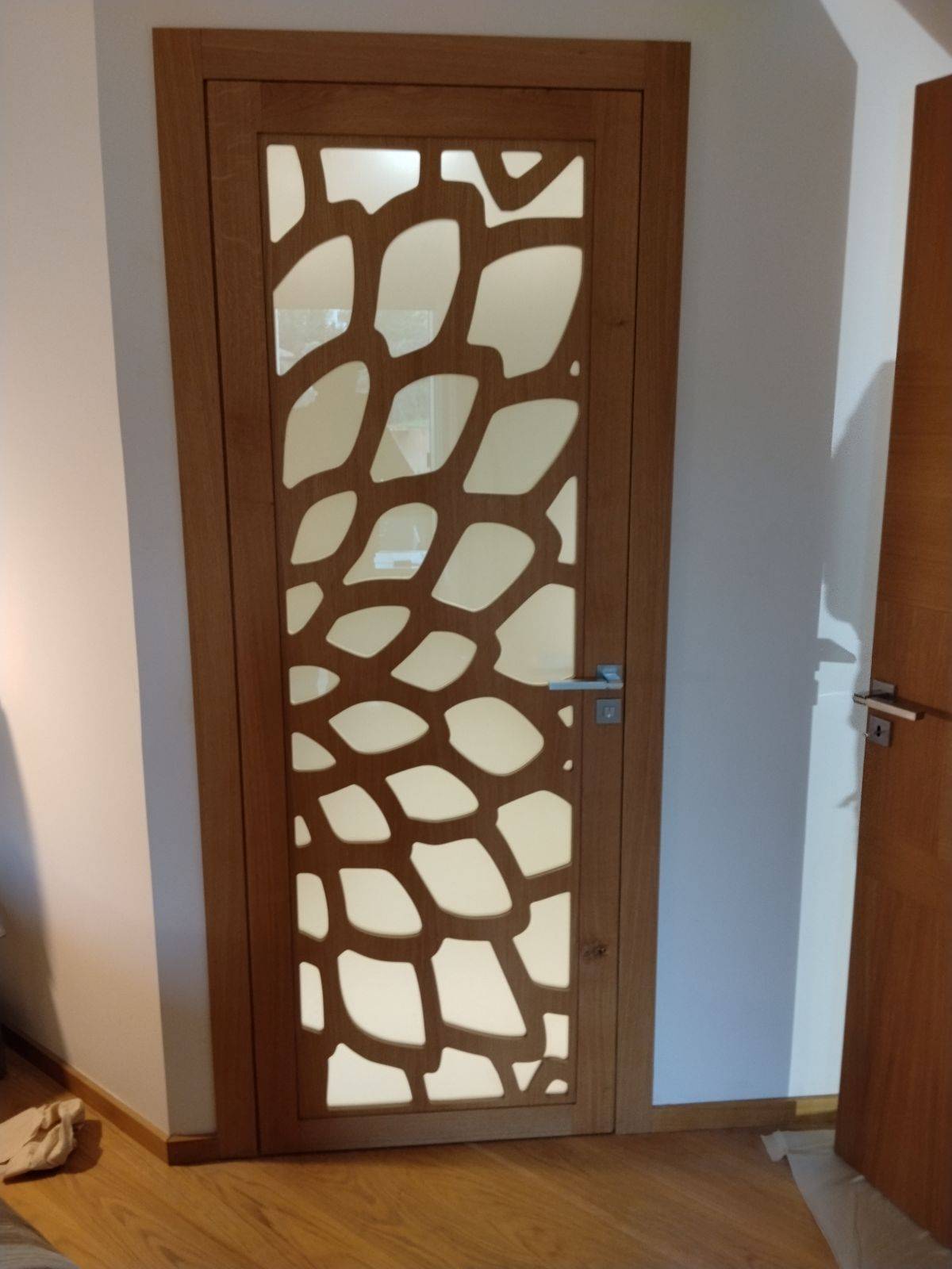 Fabrication sur mesure de porte de salle de bain au Cannet Alpes Maritimes 06