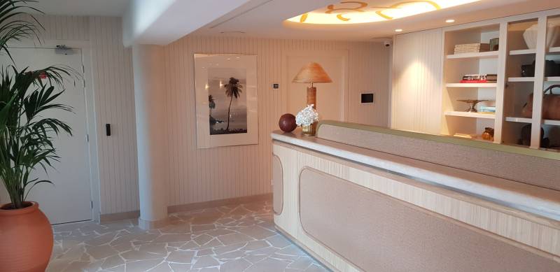 Pose d'éléments mobiliers au Fitness du Palm Beach à Cannes Alpes Maritimes 06