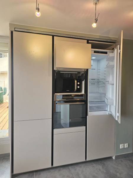 Installation d'une cuisine sur mesure dans les Alpes Maritimes 06