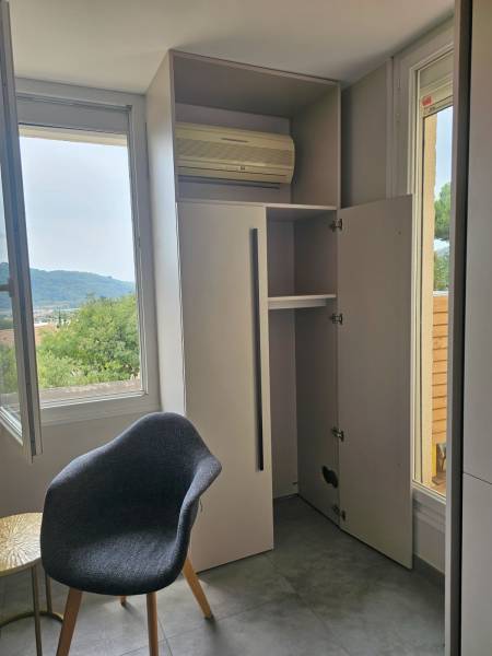 Installation d'une cuisine sur mesure dans les Alpes Maritimes 06