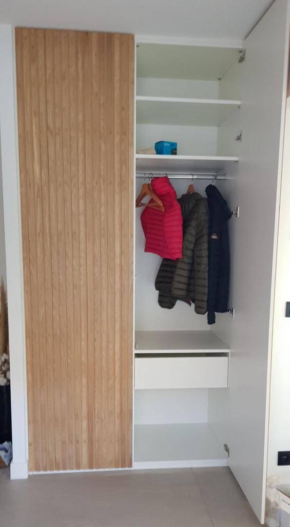 Fabrication d'un dressing pour entrée en chêne 