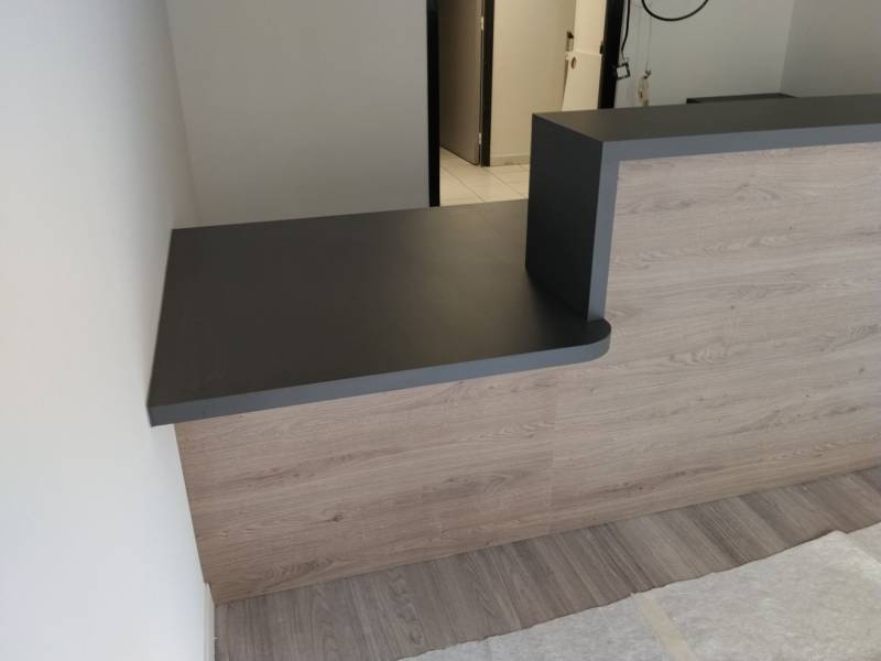 Banque d'accueil sur mesure pour l'Agence Erilia Ariane Alpes Maritimes 06