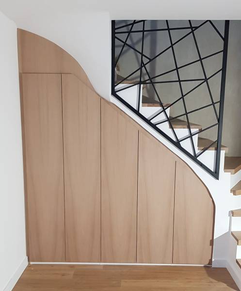 Dressing sous pente sur mesure en bois chêne à St Jeannet