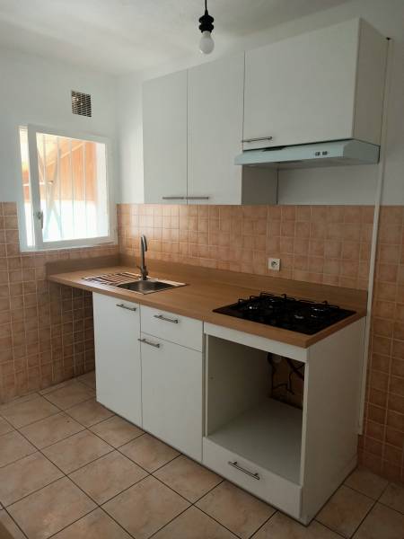 Cuisine en mélaminé bois et blanc sur mesure à Nice