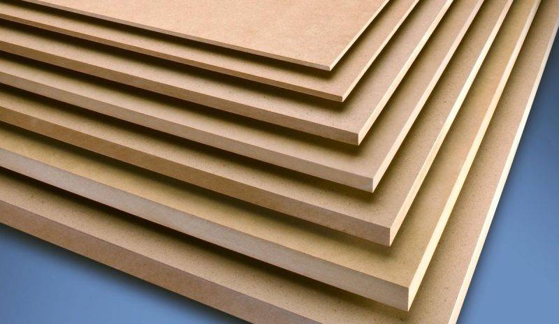 Panneaux de Medium de différentes épaisseurs utilisés dans la fabrication de mobilier à laqué ou peindre.